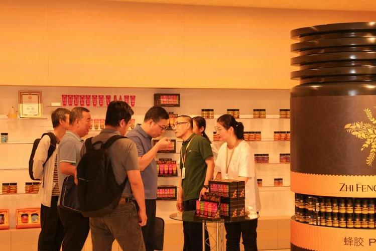 如果说工厂参观建立的是对产品品质的理性信任,那么北京知蜂堂蜜蜂